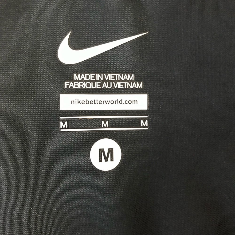 Nike Windbreaker Jacket, Size Med (Women’s) - Picture 5 of 10